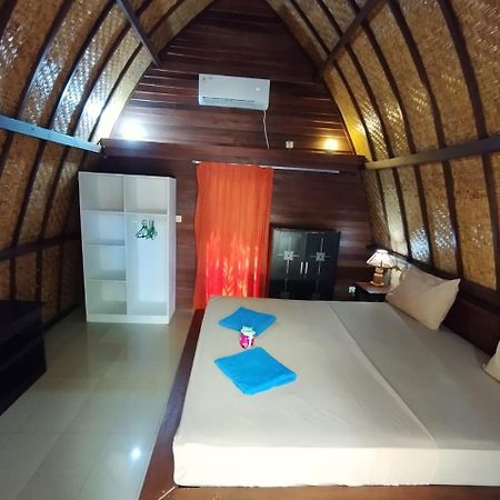 Kelapa Gading Bungalows Gili Air Exterior photo