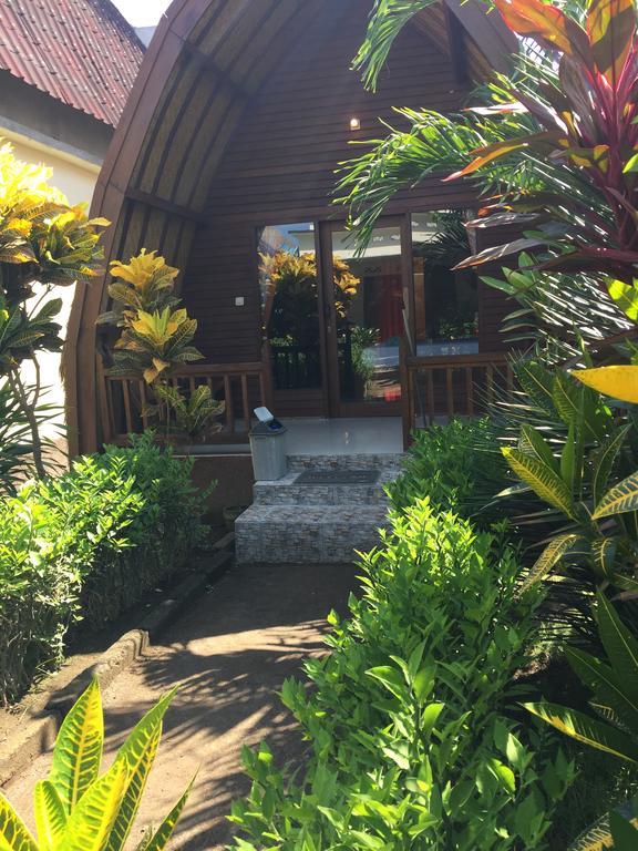 Kelapa Gading Bungalows Gili Air Exterior photo