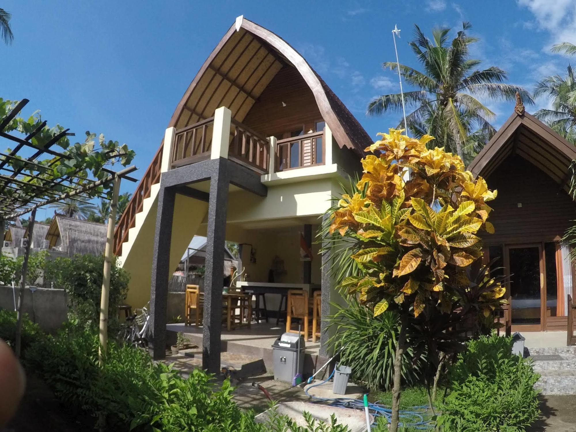 Kelapa Gading Bungalows Gili Air Exterior photo