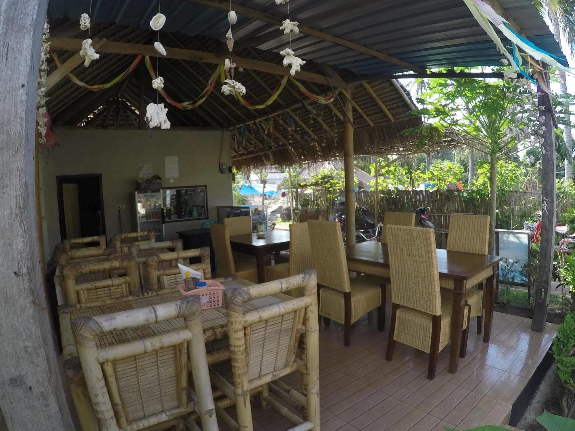 Kelapa Gading Bungalows Gili Air Exterior photo